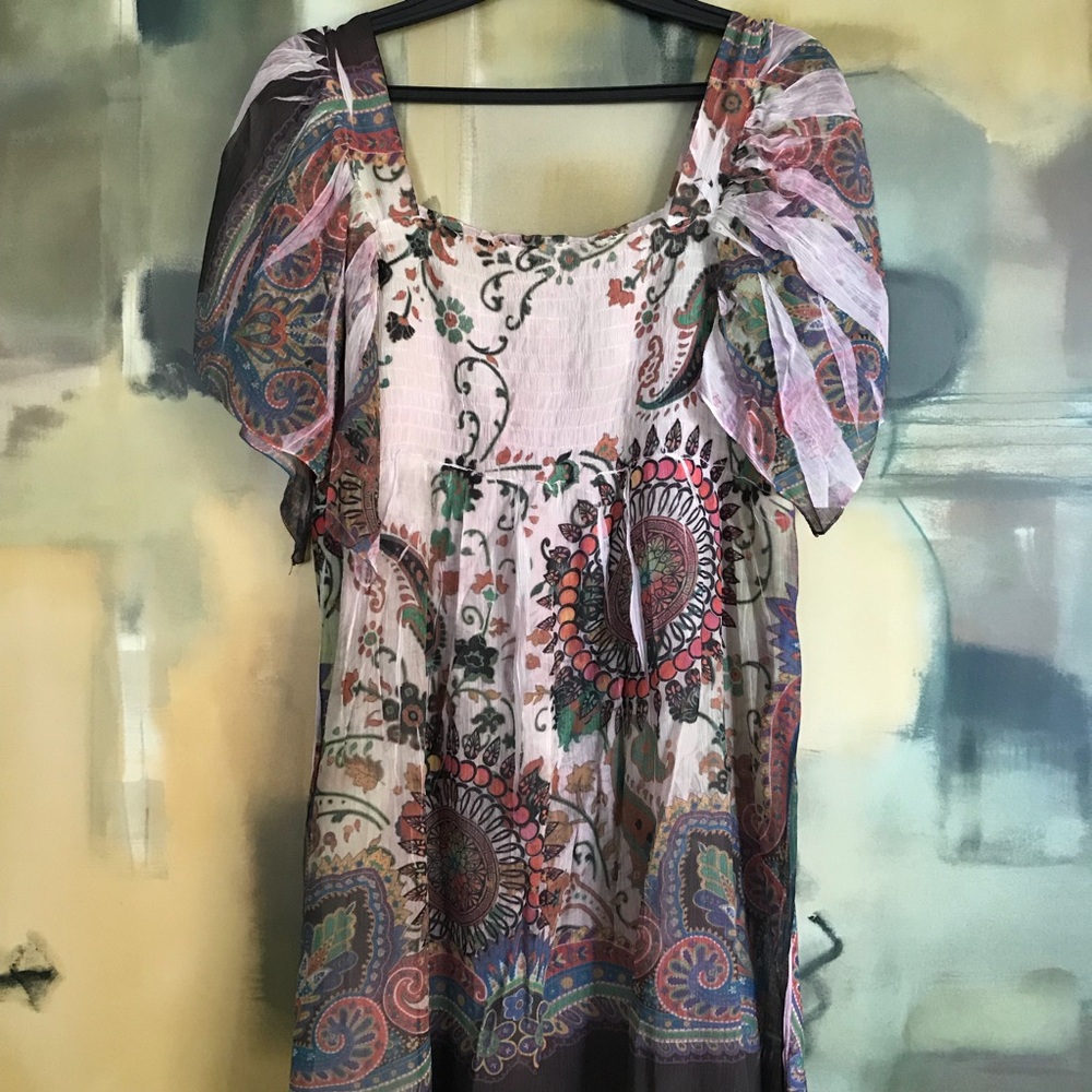 Unity World Wear Top, Size L